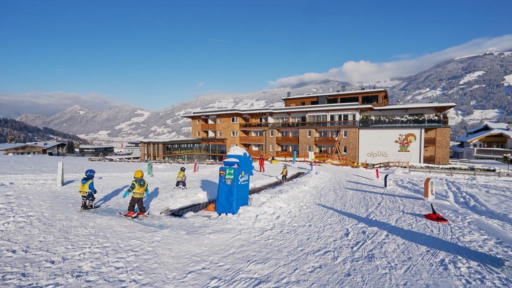 Alpina Zillertal . Family Lifestyle Kinderhotel Fügen Exterior foto