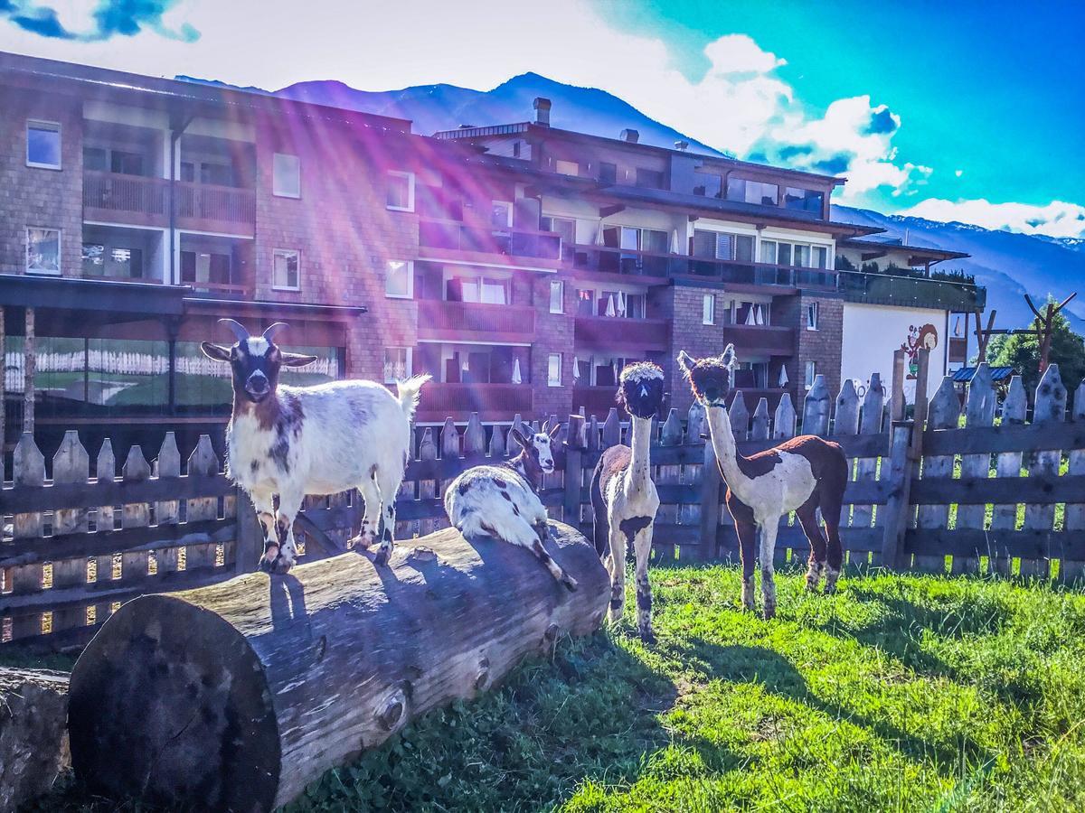 Alpina Zillertal . Family Lifestyle Kinderhotel Fügen Exterior foto